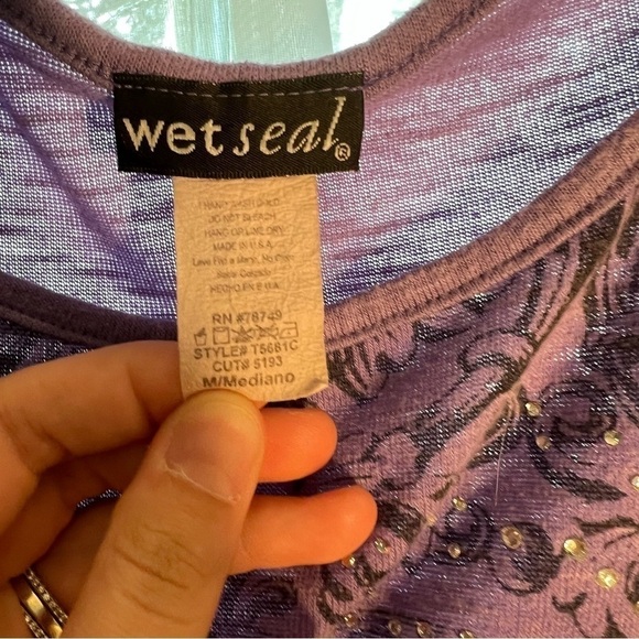 Wet Seal Women’s Medium Purple Shirt, Cold Shouldet - Picture 7 of 7